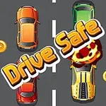 Dvě automobilové dráhy s oranžovými a zelenými auty, nápisem Drive Safe, zlatými mincemi a výbuchem