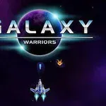 Kosmická loď letí vesmírem pod nápisem Galaxy Warriors s planetou v pozadí
