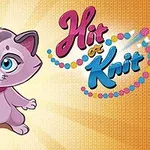 Fialová kočka s klubíčkem v tlapce na žlutém pozadí vedle nápisu Hit or Knit