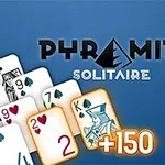 Balíček rozložených hracích karet zobrazující různé hodnoty a symboly na modrém pozadí s nápisem Pyramid Solitaire a číslem +150