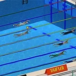 Závodní bazén s plavci soutěžícími v různých drahách