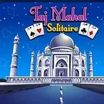 Ilustrace Taj Mahalu v noci na modré obloze s plovoucími hracími kartami a názvem nad stavbou